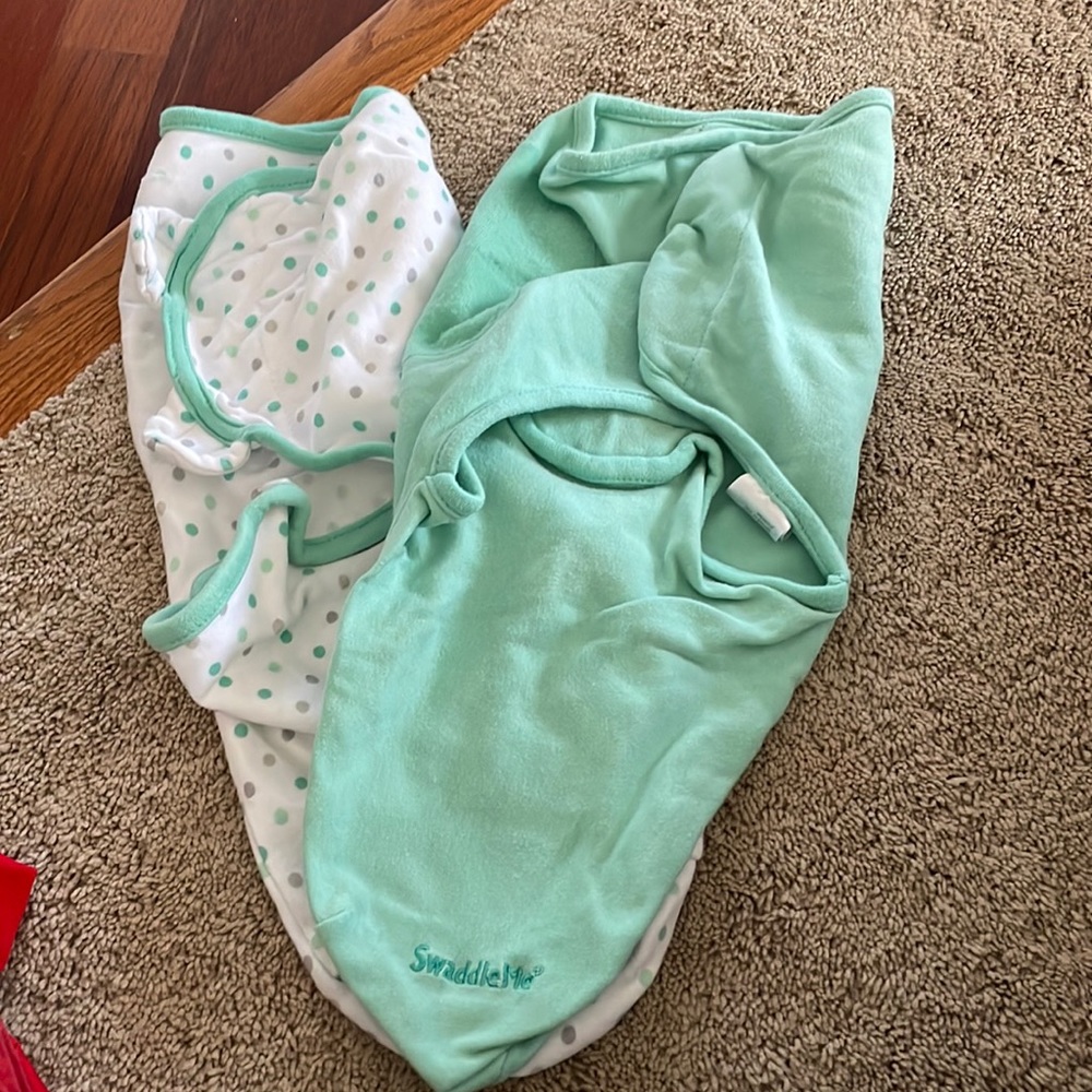 SwaddleMe swaddle blankets size small